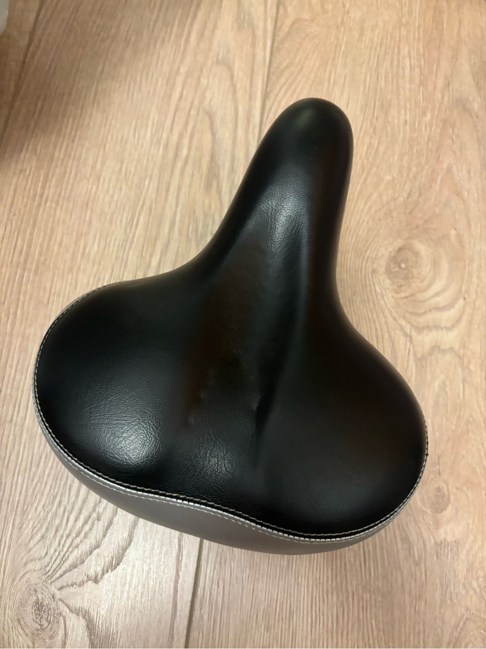 Comfortable Wide Bicycle Saddle / Bike Seat with Dual Spring Suspension